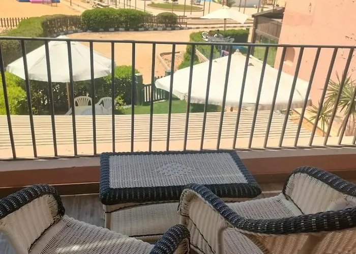 مارينا وادي الدوم ــ إطلالة علي البحر وأجواء عائليه *