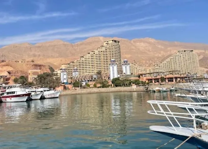 Villa مارينا وادي الدوم ــ إطلالة علي البحر وأجواء عائليه Ajn-Szuhna