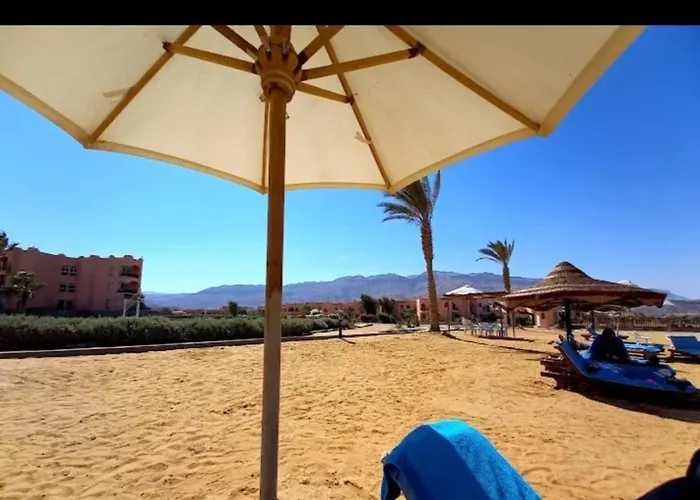 مارينا وادي الدوم ــ إطلالة علي البحر وأجواء عائليه Villa Ajn-Szuhna