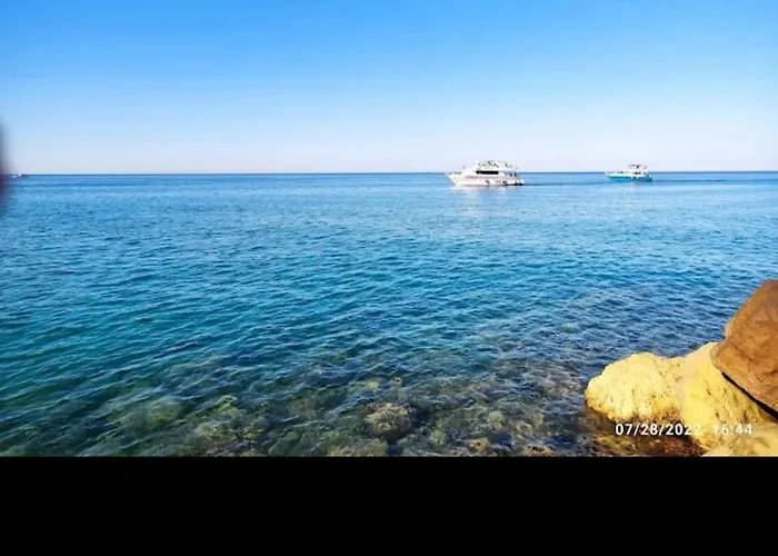 مارينا وادي الدوم ــ إطلالة علي البحر وأجواء عائليه *